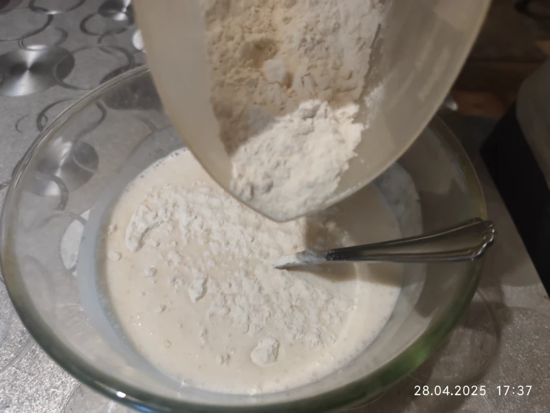 Готовим оладьи на кислом кефире Готовим оладьи на кислом кефире