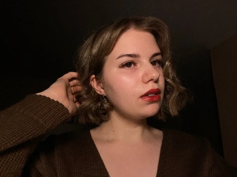 третья часть, на этот раз для зумеров (слева какая то женщина)