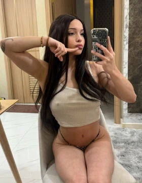 выбери самую прекрасную девушку на твой взгляд