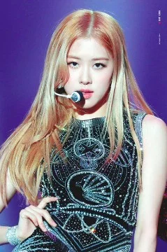 Вот мы и добрались ко 2-й участницы BLACKPINK.
И вам предстоит выбрать лучший образ Розе.
Надеюсь вы сможете)))