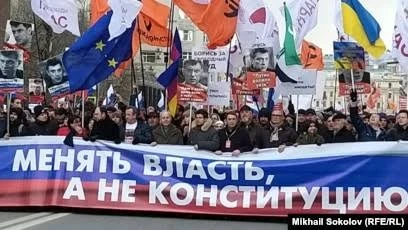 Распределите ключевых политиков, общественных деятелей и медиа-персон российской либеральной сцены по рангам от S до F. Определите, кто заслужил статус легенды, а кто отправляется на самое дно!