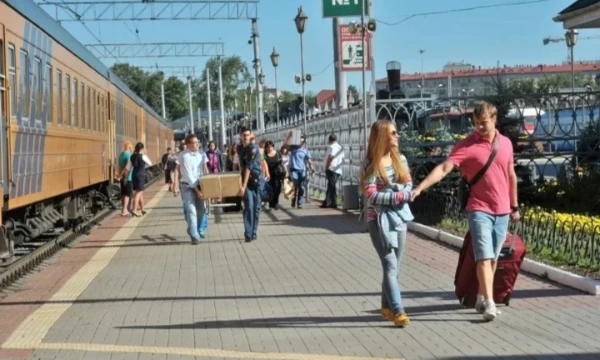 Вы приехали в Саратов на поезде к 
интернет другу, но это оказалось ловушкой и вам нужно выбраться любой ценой