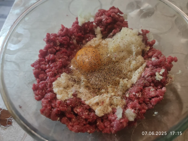 Готовим зразы с рисом и яйцом Готовим зразы с рисом и яйцом