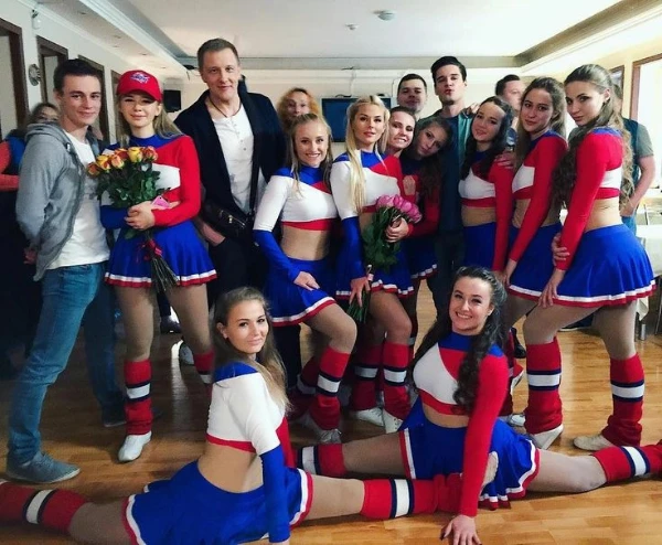 Мы всё любим мужчин из сериала "Молодёжка", но кто же ваш любимый женский персонаж? Сейчас мы это проверим) 
