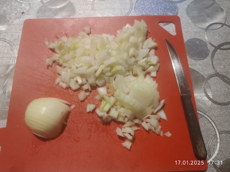 Я люблю, когда лук порезан помельче. Я люблю, когда лук порезан помельче.