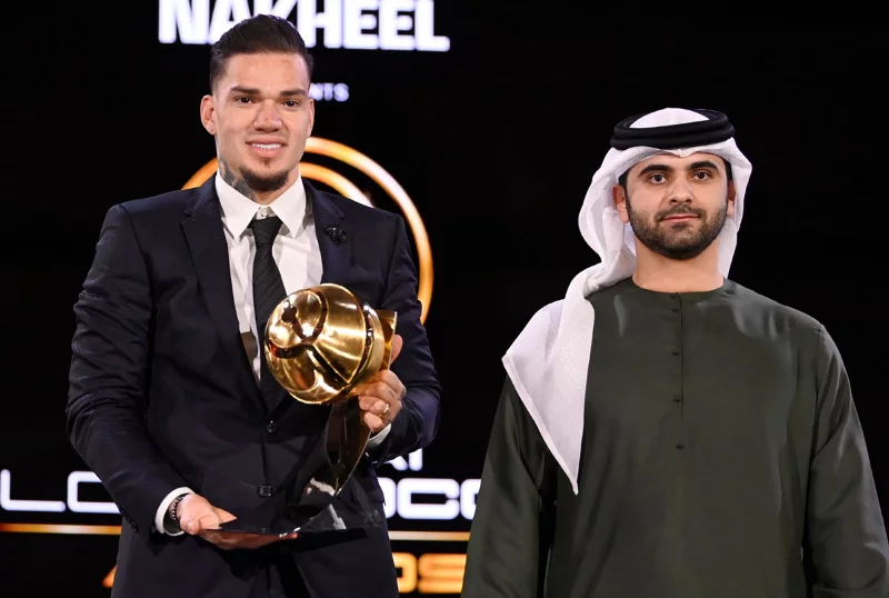 Эдерсон лучший вратарь 2023 года по версии Globe Soccer Эдерсон лучший вратарь 2023 года по версии Globe Soccer