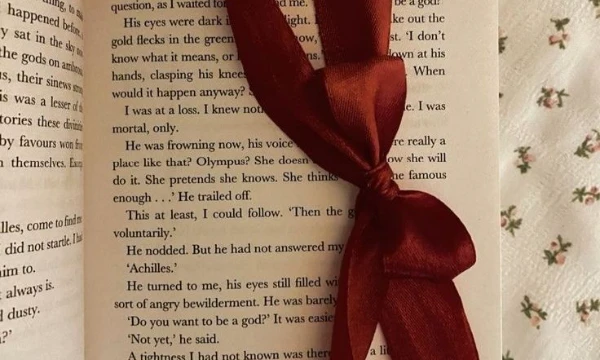 Напиши свою собственную книгу, я постараюсь тебе с этим помочь) В процессе прохождения увидишь пару кусков (почти) своих творений, а в конце назовешь свою книгу как захочешь, она будет особенной!! 