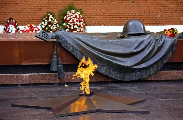 Выбираем самый важный памятник или мемориал для России.