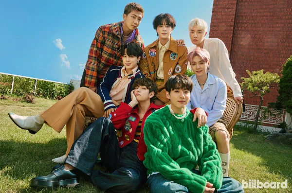 Выбери из таких групп как: Bts, Treasure, Nct Dream , Enhypen, Txt, The Boyz, Seventeen, Stray Kids, &Team, WayV  ))
