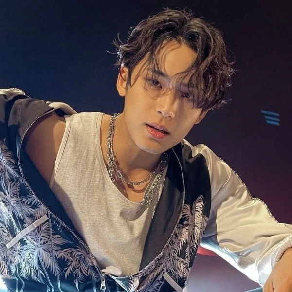 kpop айдолы и герои . 
в этом тесте такие группы как : BTS, SEVENTEEN, XDINARY HEROES, STRAY KIDS, ATEEZ, TXT, ENHYPEN 