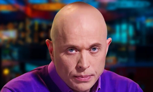 Турнир "Легенд" и просто знаменитых людей со всего русскоязычного интернета. Присутствуют как блогеры, актуальные на данный момент, так и просто интернет-мемы своего времени. 