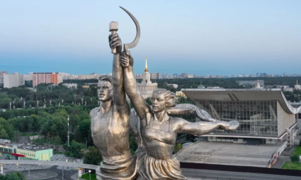 Выбери самый лучший и красивый памятник из разных городов Российской Федерации. Удачи в прохождении теста.