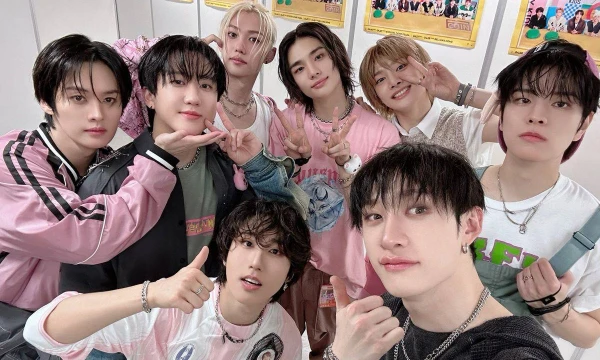 Тут собраны все песни Stray kids, начиная от "WOW" от 3racha до песен 2025. Для выбора среди более популярных песен, выбирайте подборку поменьше. Полагайтесь лишь на собственные предпочтения,  удачи!♡