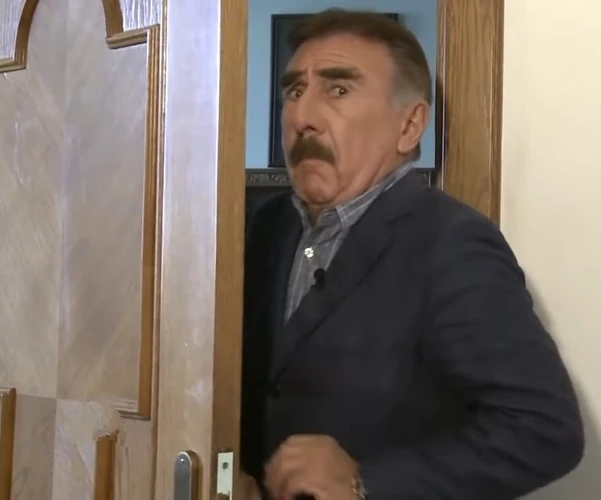 Простите, отходил в уборную. Простите, отходил в уборную.