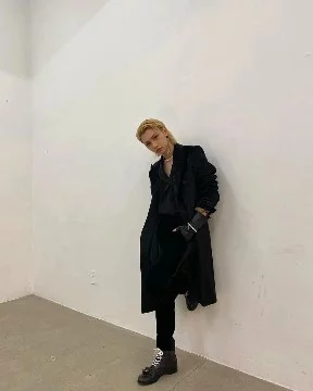 Выбери свой самый любимый образ Феликс из Stray Kids. В тесте представлены образы не только сценические, но и повседневные, а также с фотосессий и разных шоу