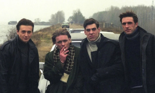 На очереди 2001 и 2002 год. В это время вышло достаточно культовых сериалов