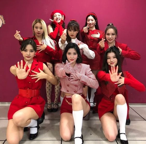K-pop группы, которые я стэню (2 part) K-pop группы, которые я стэню (2 part)