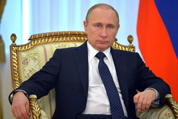 Дорогие Россияне! Сегодня вам предстоит сделать важнейший выбор в своей жизни и проголосовать за свою будущие - за будущие своей страны.