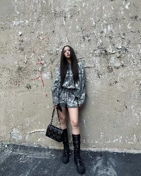 Выбери свой самый любимый образ Джису из BLACKPINK. В тесте представлены образы не только сценические, но и повседневные, а также с фотосессий и разных шоу