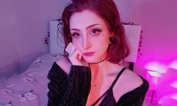 Полностью случайные номинантки. Просто взял первые 32 ASMR-канала в рекомендациях YouTube. Давно в голове сидит идея сделать тесты с максимально большим количеством всевозможных АСМР-блогерш