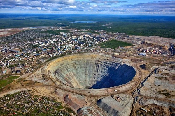 Город Мирный столица Алмазного Края Город Мирный столица Алмазного Края
