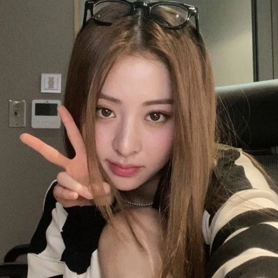 Stray Kids,Twice,Itzy,fromis_9,Le sserafim,Blackpink,Ive,Nmixx,aespa