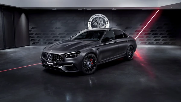 Я предложу тебе 32 варианта различных моделей компании Mercedes-Benz, а ты выберешь самую лучшую по твоему мнению.