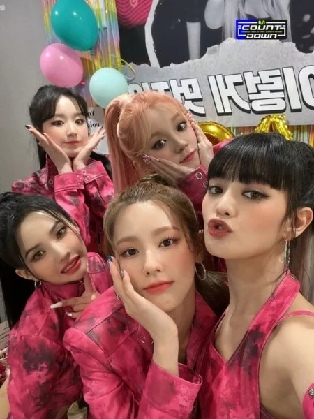 Itzy,Twice,Ive,(G)I-DLE,aespa,Blackpink,Newjeans,Nmixx,Red velvet,WJSN,Le sserafim 