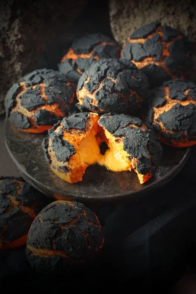 Выберите самое вкусное блюдо на Хэллоуин с оригинальным названием и видом. Пиши в комментариях свой топ-32!