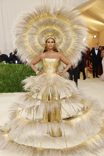 Выбираем лучший образ Met Gala за последние 8 лет. Met Gala  — ежегодное мероприятие по сбору средств в пользу Института костюма Метрополитен-музея в Нью-Йорке.