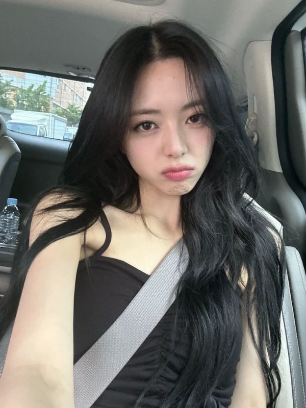 Jang Minseo:«Ну... Я даже не знаю... Boom, boom, chk chk boom. Но это про меня, а сквад... Наша цель – попасть на 1 место в топе сквадов. Jang Minseo:«Ну... Я даже не знаю... Boom, boom, chk chk boom. Но это про меня, а сквад... Наша цель – попасть на 1 место в топе сквадов.