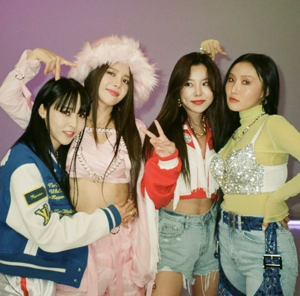В этом тесте я попыталась собрать самые популярные песни MAMAMOO, а также добавила несколько соло участниц