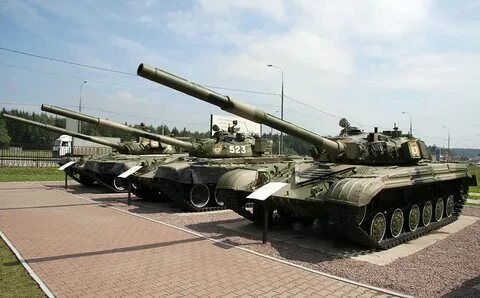 Какой основной танк из Т-64, Т-72 и Т-80 тебе подходит.