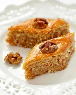 Турецкая кухня — традиционная национальная кухня населения Турции. 