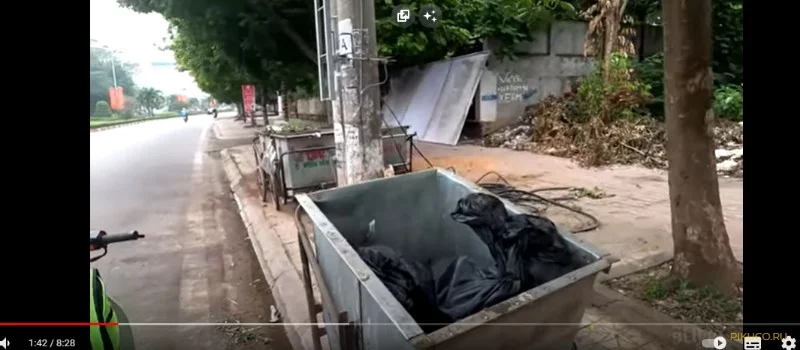 Следующий ролик, Они ездят на мотоциклах, Потом останавливаются не понятно почему блять, И начинают копаться в мусорках, Они блять конечно не знают, Что там может быть собака, Они же ее не положили туда, конечно Нееет! Следующий ролик, Они ездят на мотоциклах, Потом останавливаются не понятно почему блять, И начинают копаться в мусорках, Они блять конечно не знают, Что там может быть собака, Они же ее не положили туда, конечно Нееет!