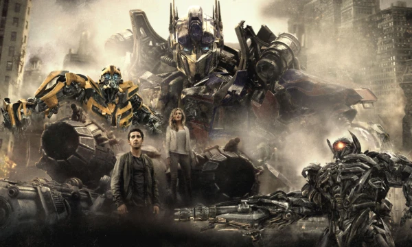 Transformers: Dark of the Moon — это американский фантастический боевик 2011 года режиссера Майкла Бэя. 