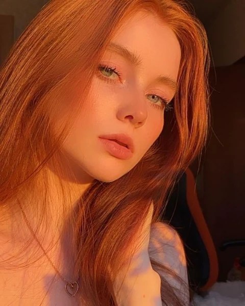 random beauti girls 

