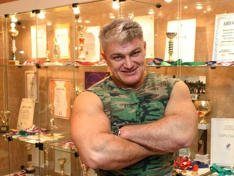 ~ Давайте вспомним знаменитых персонажей и звёзд массмедиа при упоминаний которых, мы вспоминаем наши детские времена ~  Главное выбрать того, кто вызовет больше всего ярких эмоций из нашего детства ~