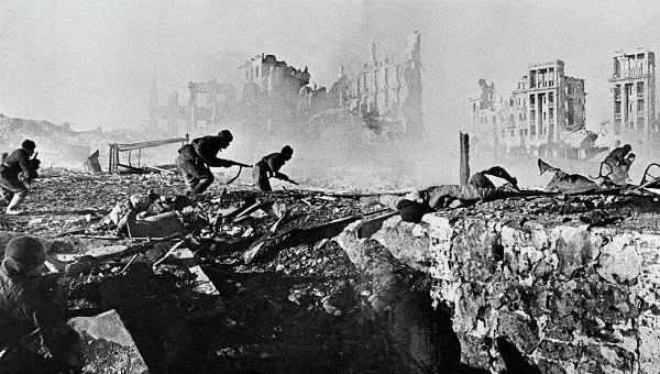 Выбираем самую важную, сильную и знаковую фотографию, повествующую о событиях Второй Мировой войны.