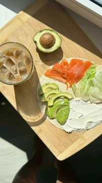 Здесь есть и завтраки, и ужины, и перекусы