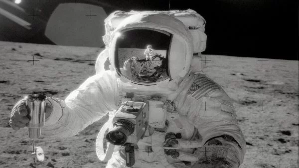 Выбери СамуюГлупую Теорию Заговора! (Это не пропаганда) 