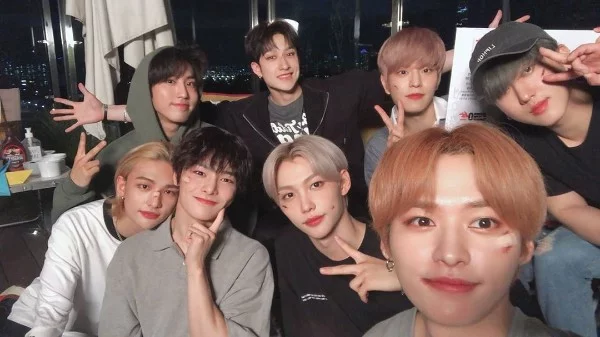 насколько хорошо ты умеешь различать участников Stray Kids. проверь свои умения!))0