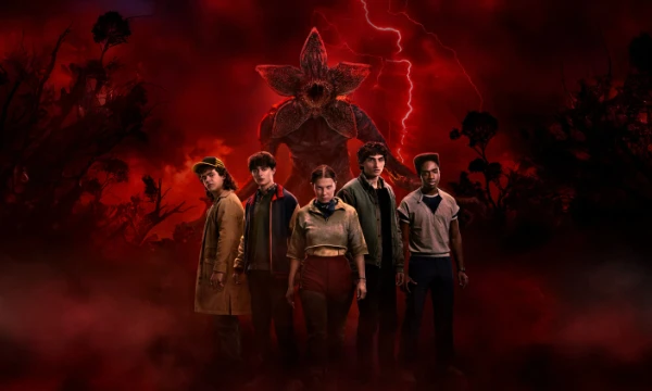 Собрал актрис из сериала Очень странные дела и предлагаю выбрать самую самую.