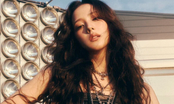 Турнир являет продолжением "Самая лучшая промо-фотография Джису (из BLACKPINK)". Были взяты промо-фотографии из альбома за 2025 г. + бонусная фотосессия. Приятного прохождения.