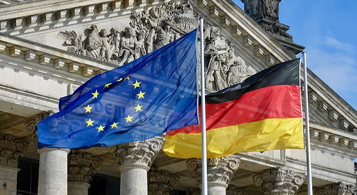 Флаг Германии и Европейского Союза Флаг Германии и Европейского Союза 