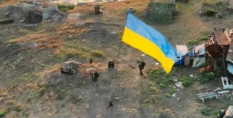 Украинские войска высадились на острове Змеином Украинские войска высадились на острове Змеином 