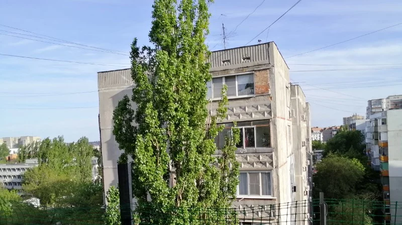 Вид из моего окна (с заваленным горизонтом))). Вид из моего окна (с заваленным горизонтом))). 