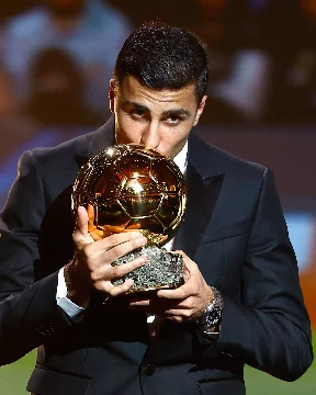 Choose the best defensive midfielder of our time. Выбираем лучшего опорника современности.