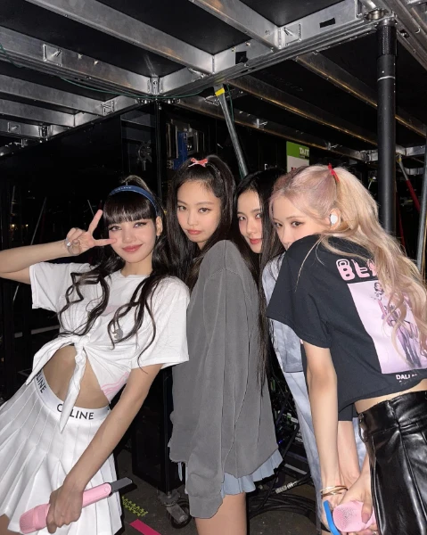 удачи в прохождении 🖤💗
