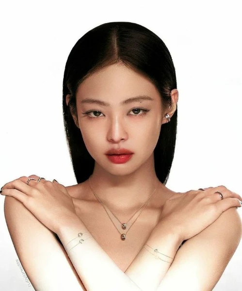 Дженни из BLACKPINK похитила тебя и настроена явно недружелюбно. Попробуй сбежать от неё! Думай прежде чем выбирать!